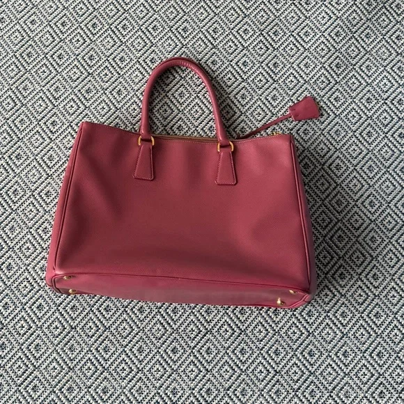 Prada Galleria Saffiano Tote, Peonia - Picture 4 of 17